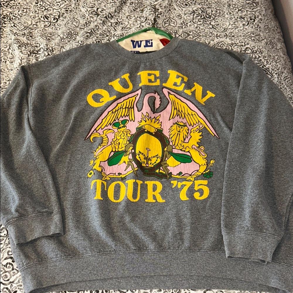 Urban Outfitters Gray Queen Tour '75 Sweater